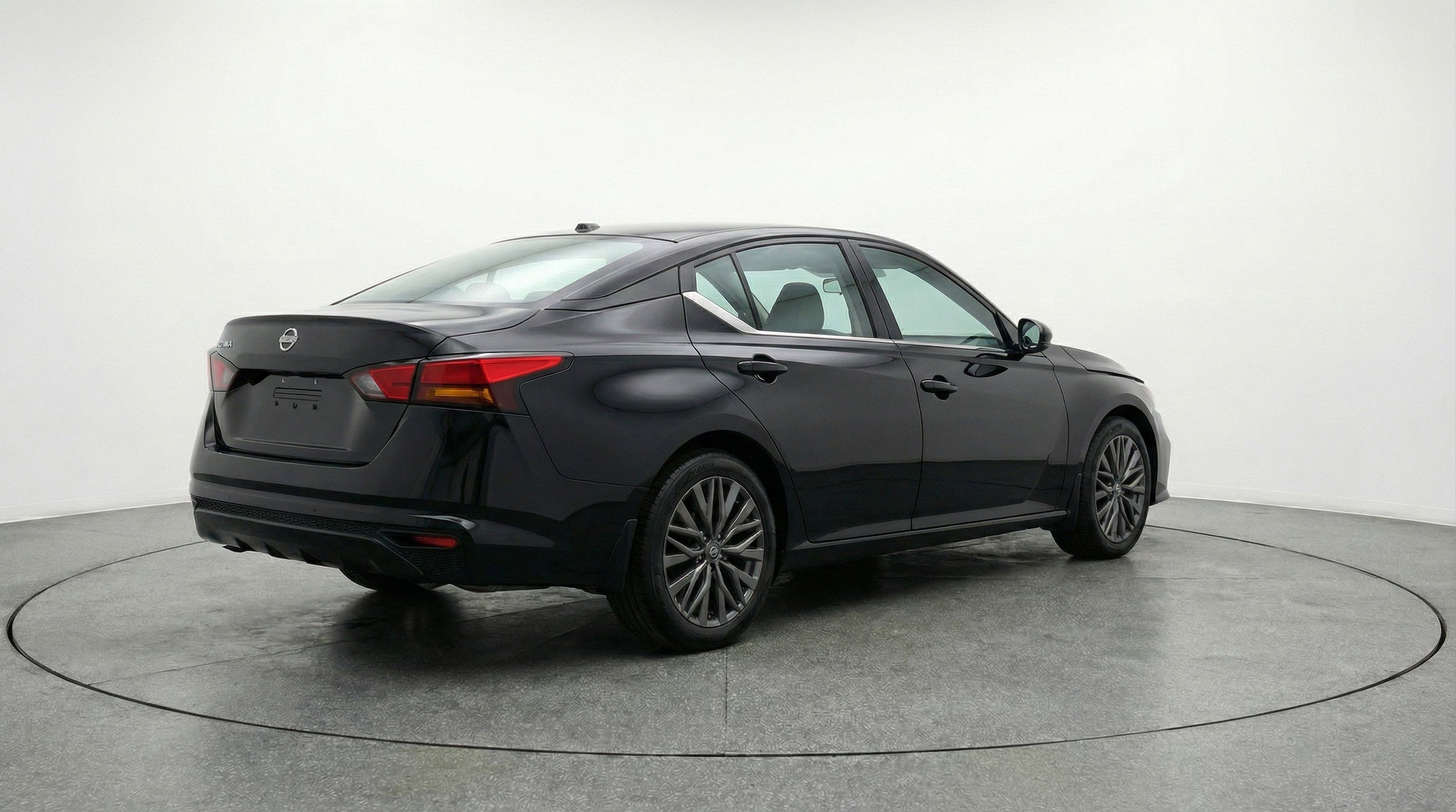 Thumbnail: 2025 Nissan Altima - 9