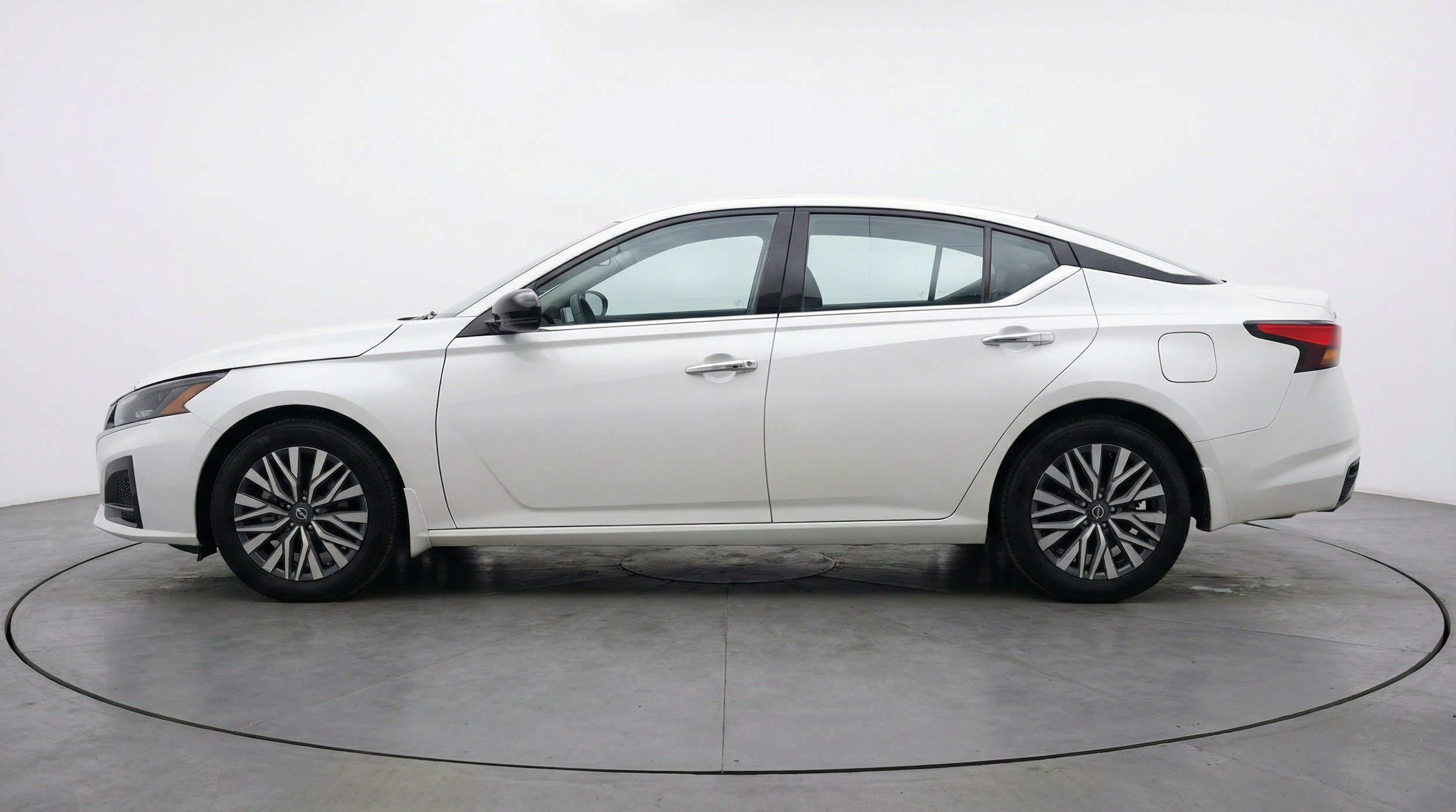 Thumbnail: 2025 Nissan Altima - 4