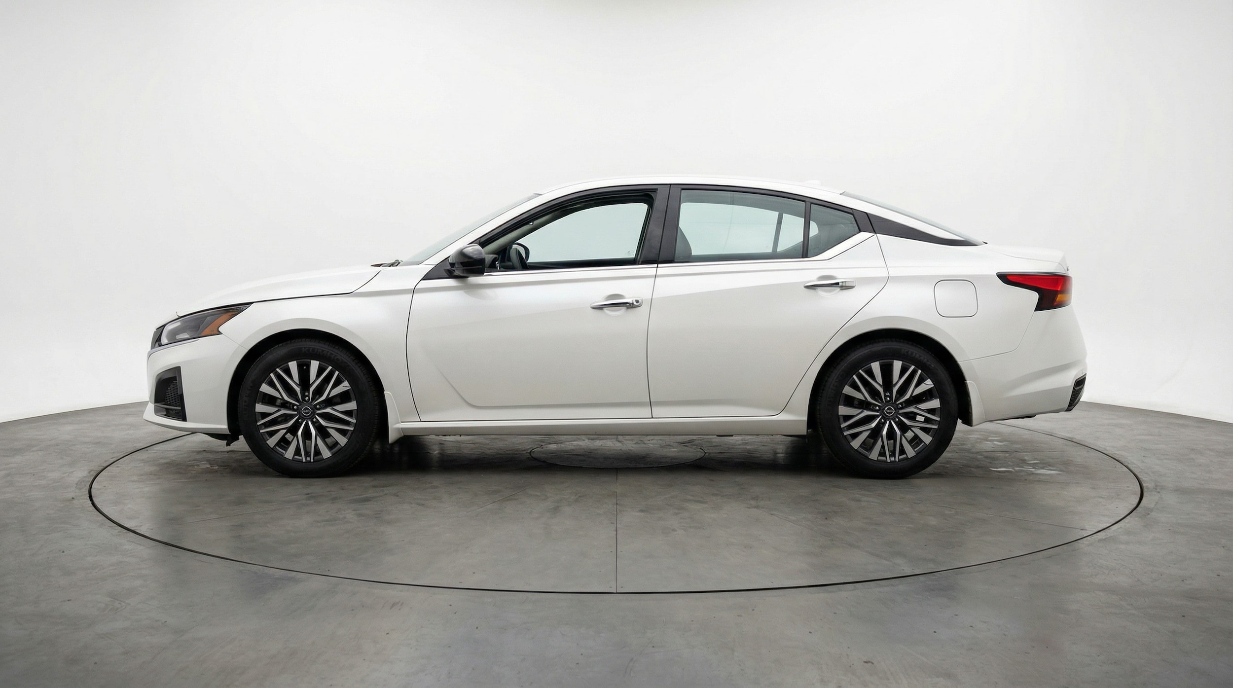 Thumbnail: 2025 Nissan Altima - 4