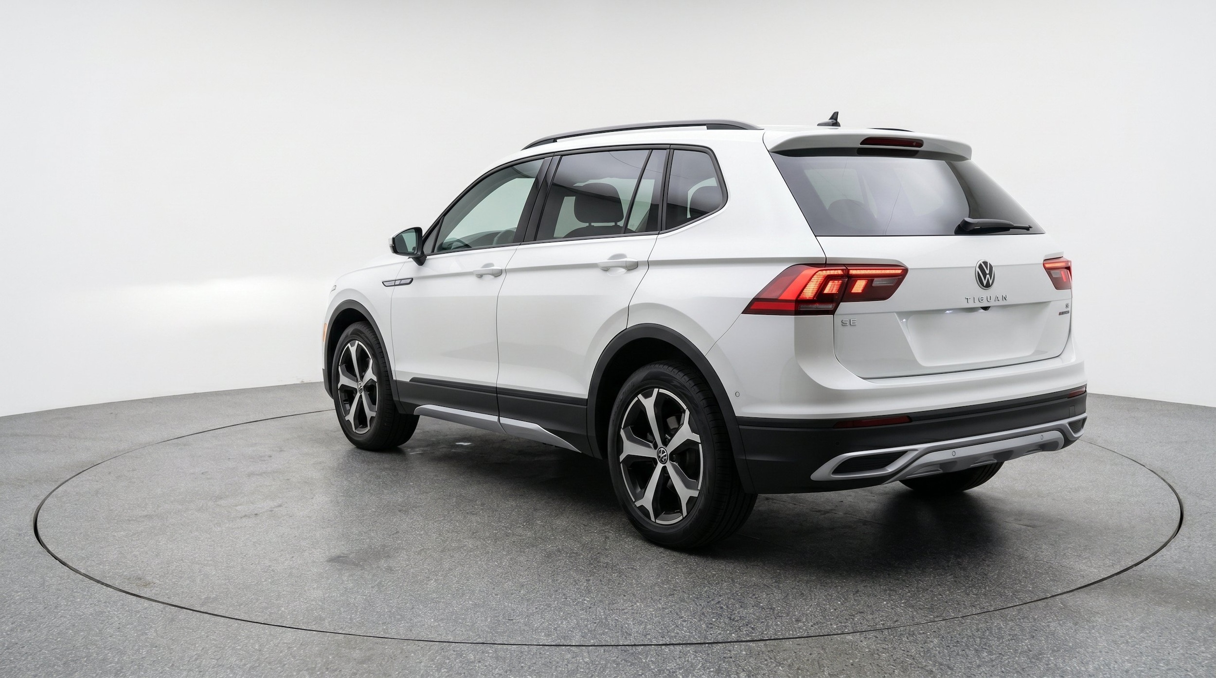 Thumbnail: 2026 Volkswagen Tiguan - 6
