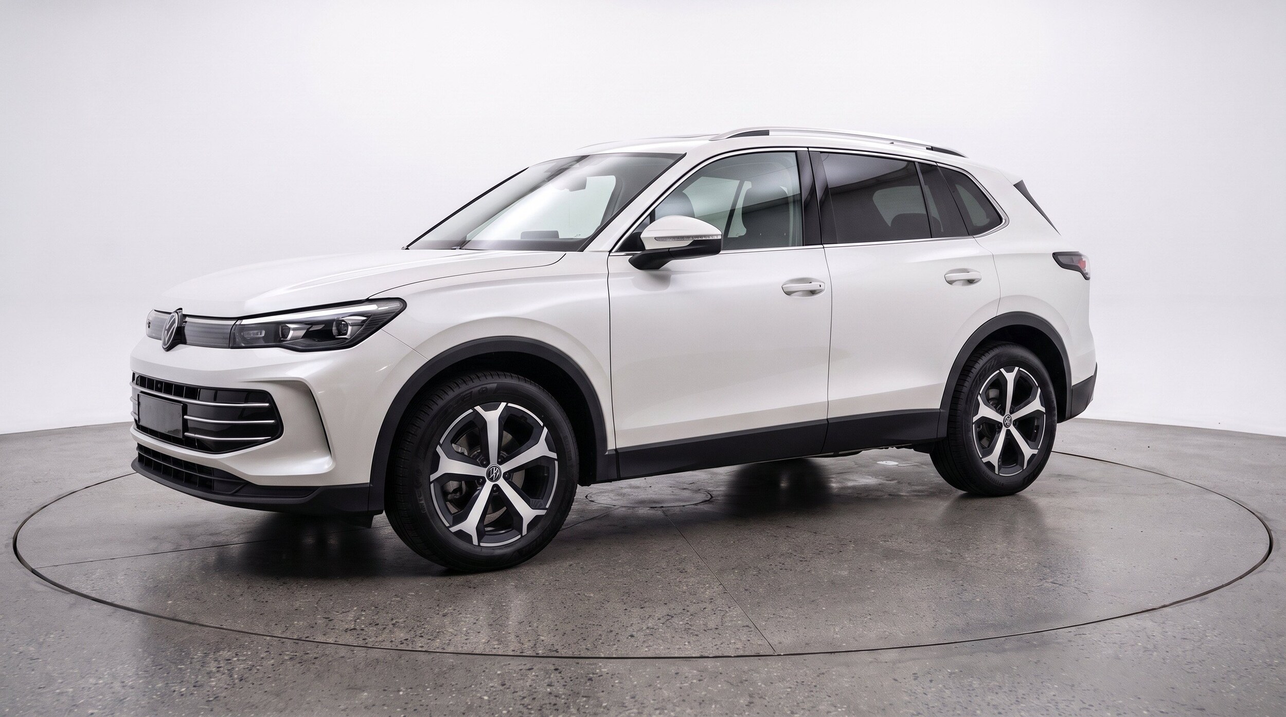 Thumbnail: 2026 Volkswagen Tiguan - 3