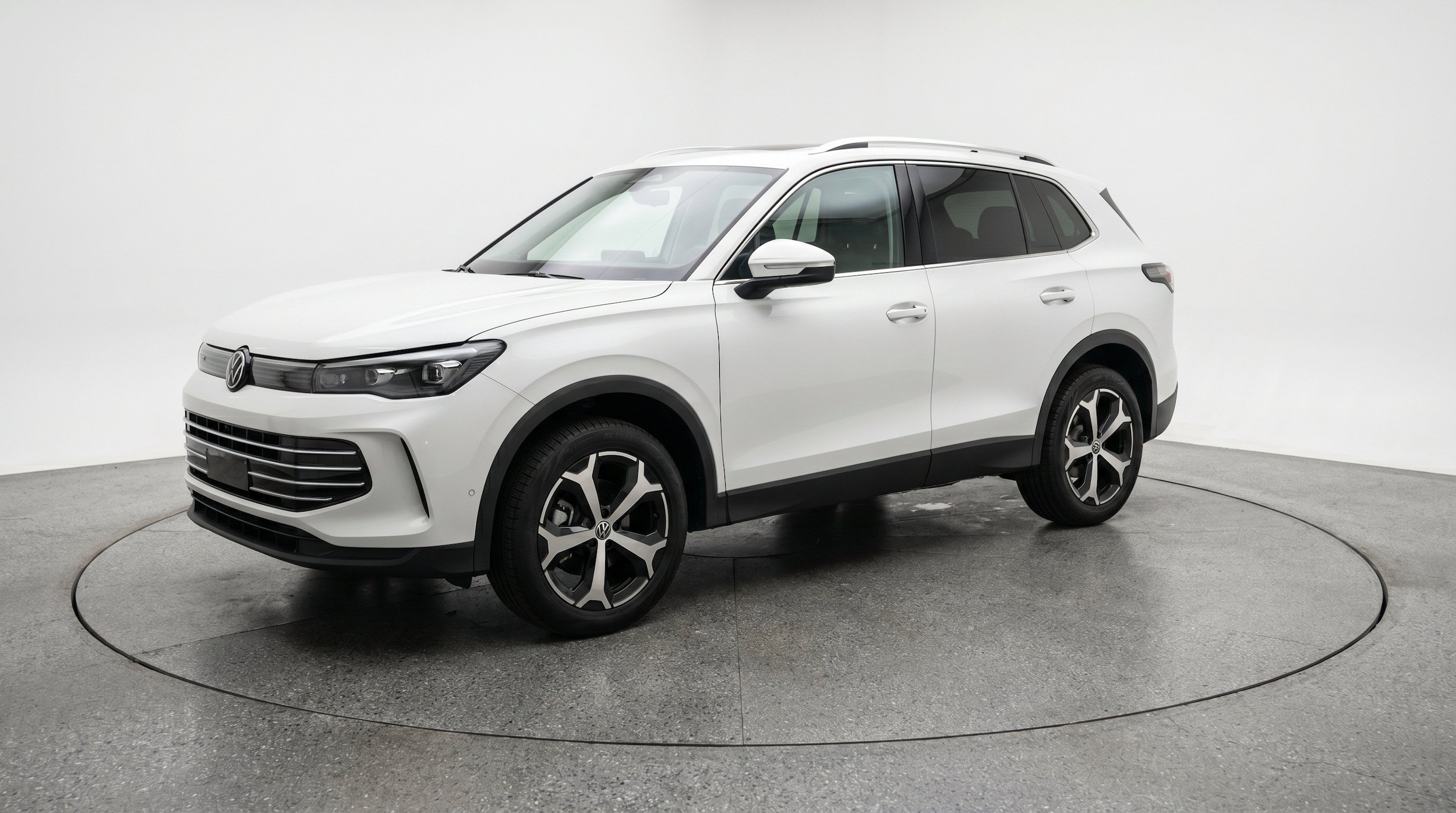 Thumbnail: 2026 Volkswagen Tiguan - 3
