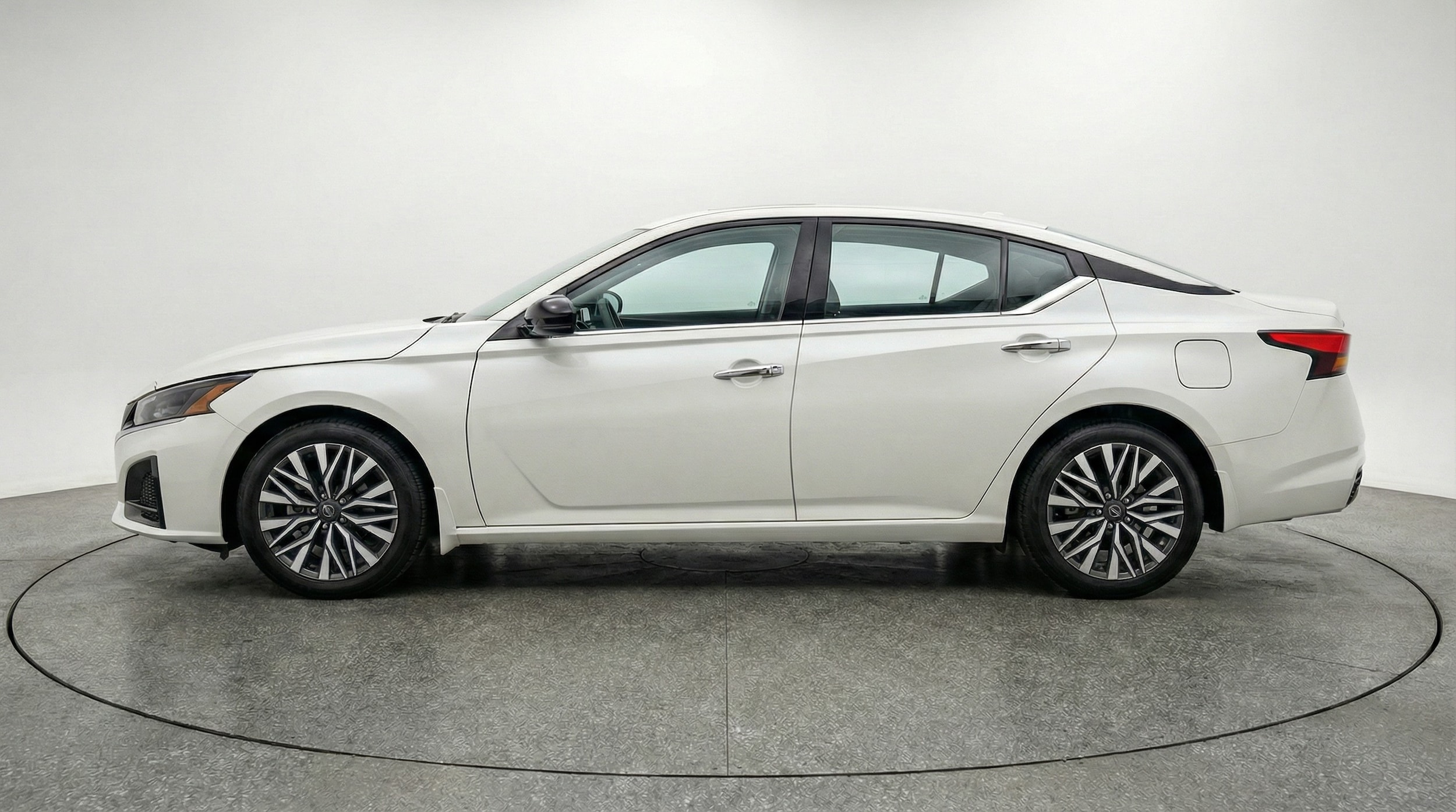 Thumbnail: 2025 Nissan Altima - 4