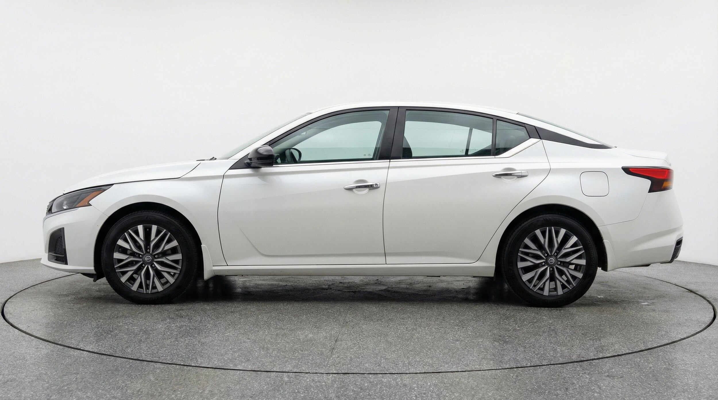 Thumbnail: 2025 Nissan Altima - 5