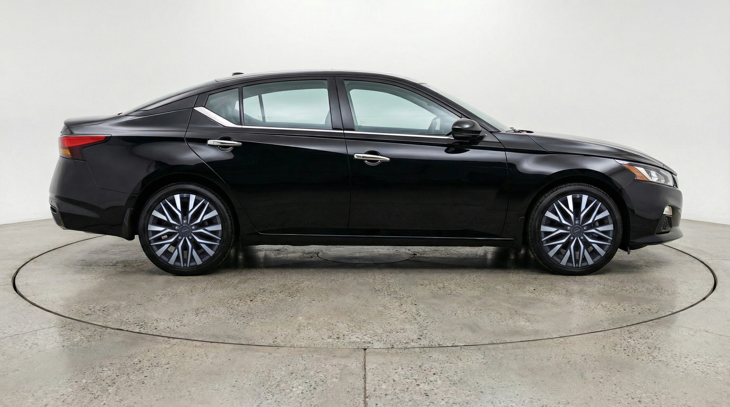 Thumbnail: 2025 Nissan Altima - 8