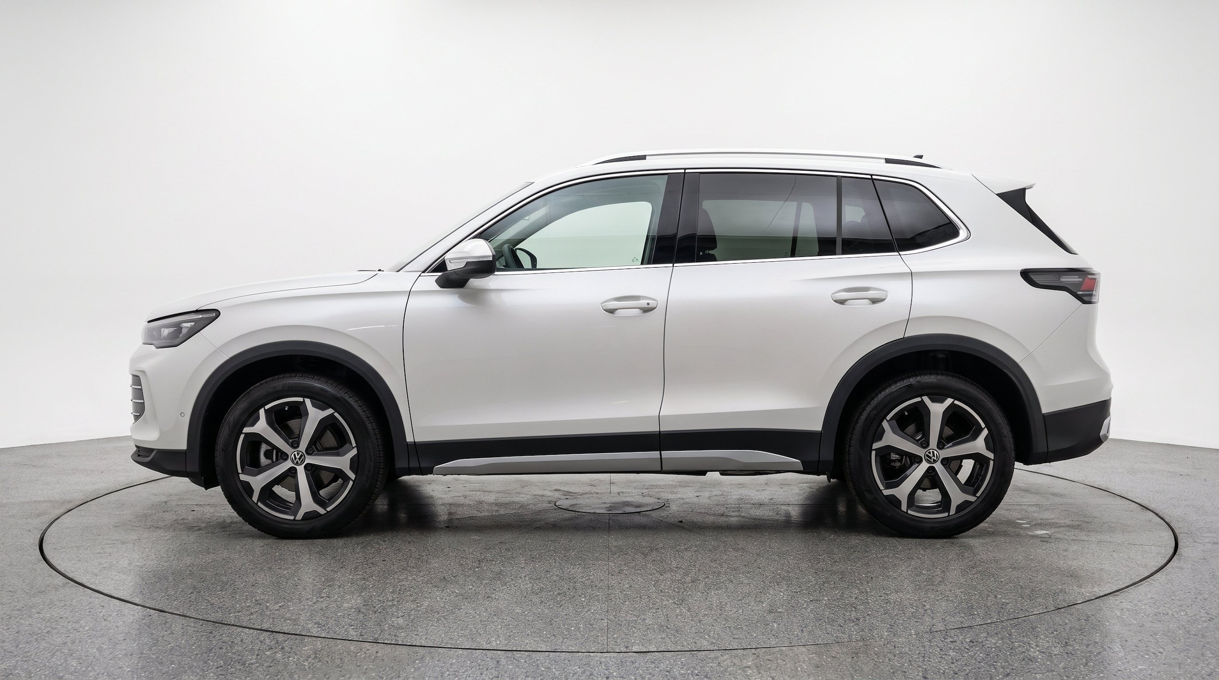 Thumbnail: 2026 Volkswagen Tiguan - 5