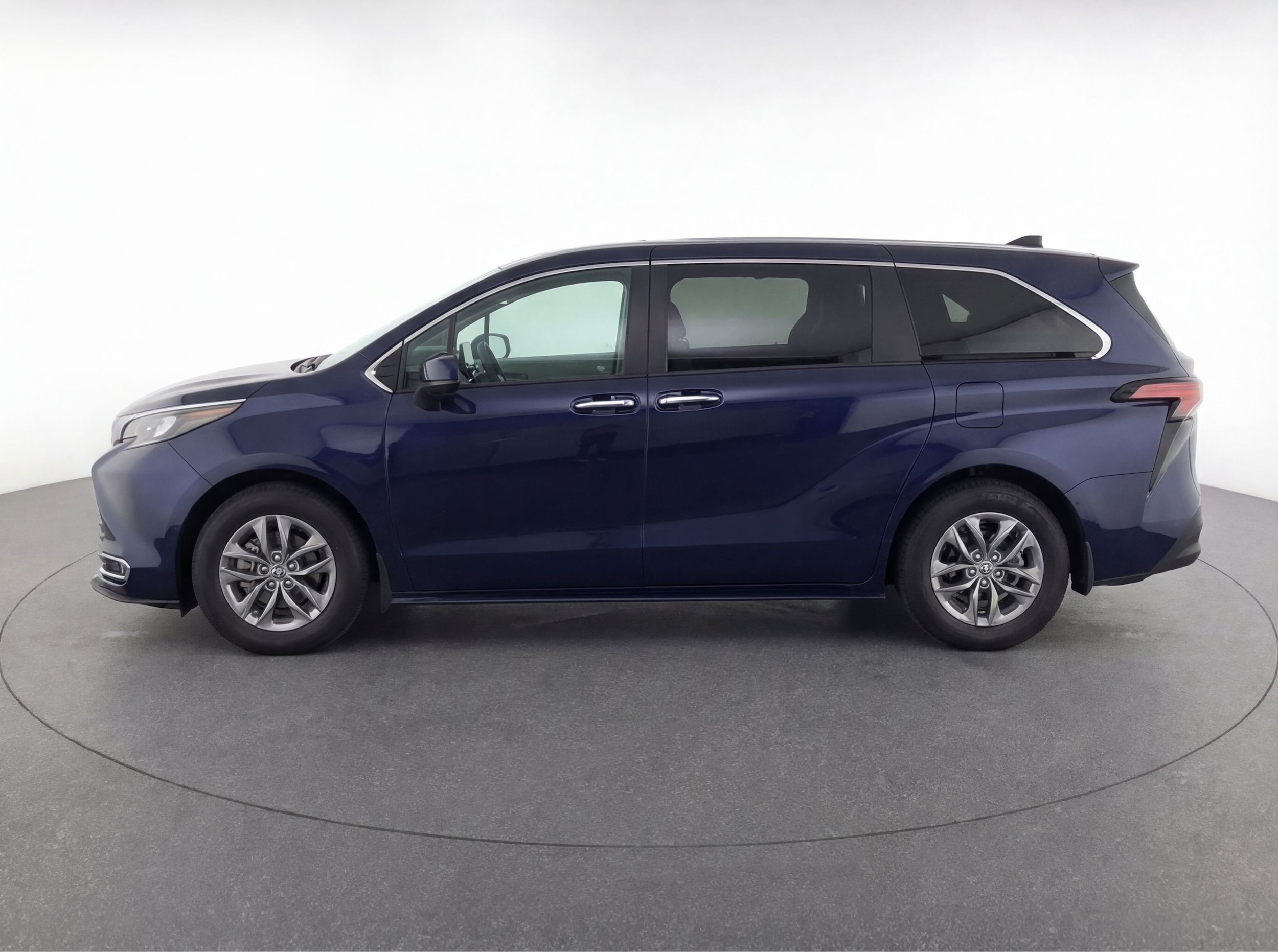 Thumbnail: 2024 Toyota Sienna - 5