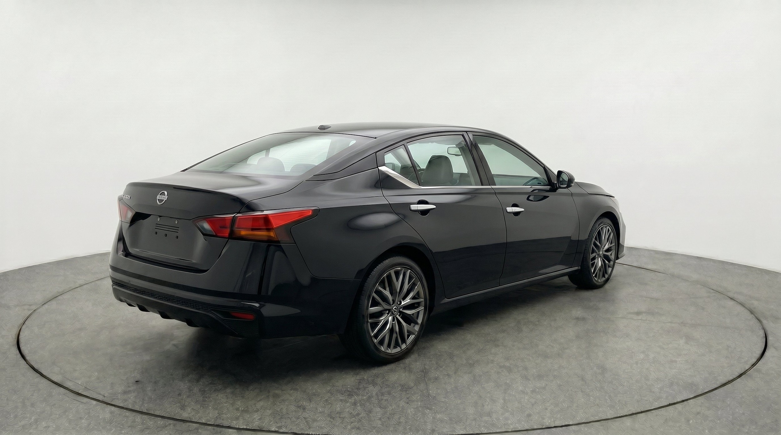 Thumbnail: 2025 Nissan Altima - 9