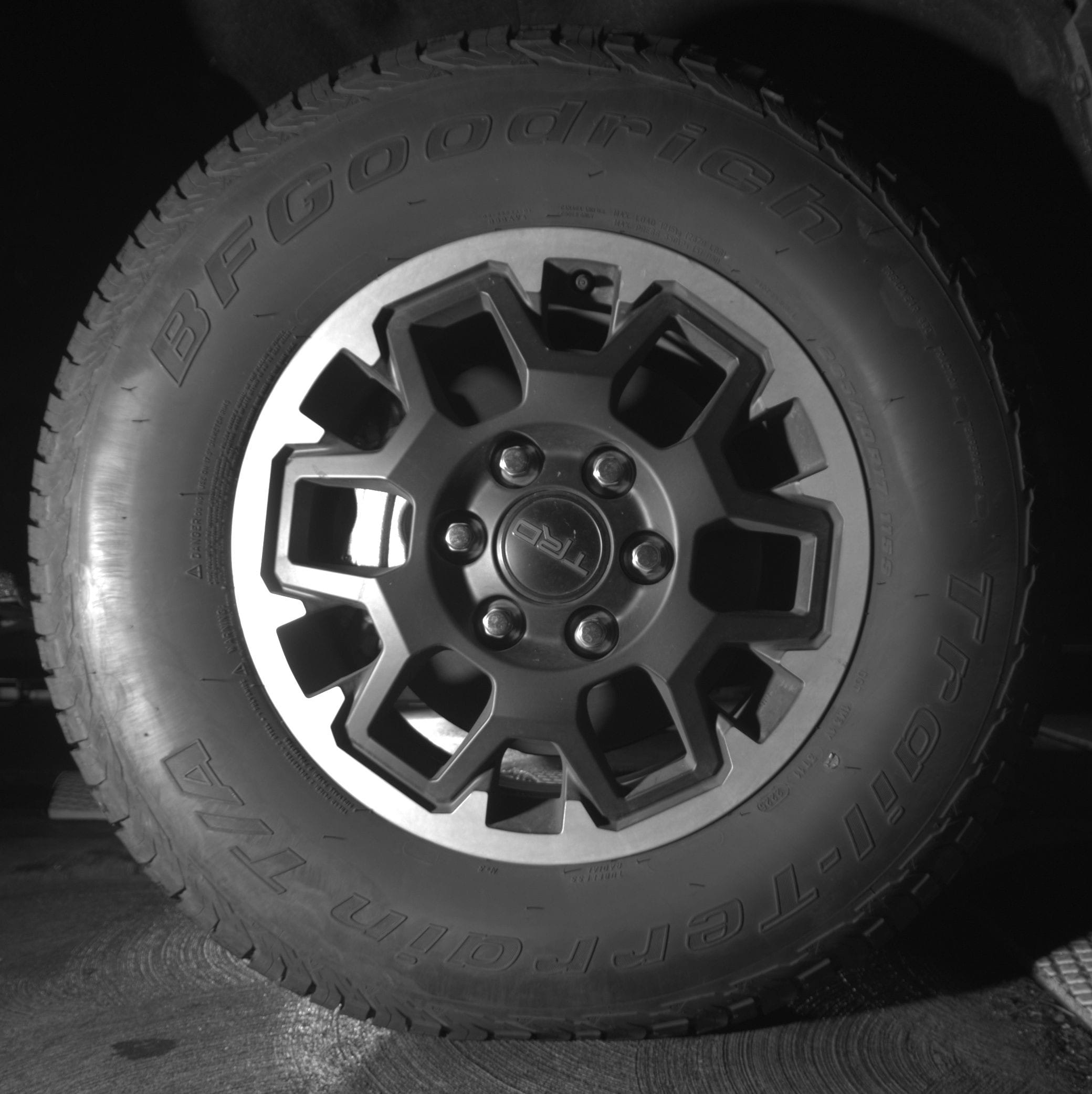 Thumbnail: 2025 Toyota Tacoma - 10