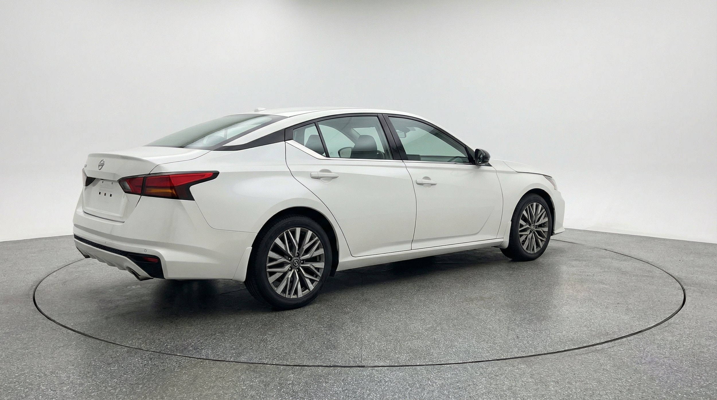 Thumbnail: 2025 Nissan Altima - 9