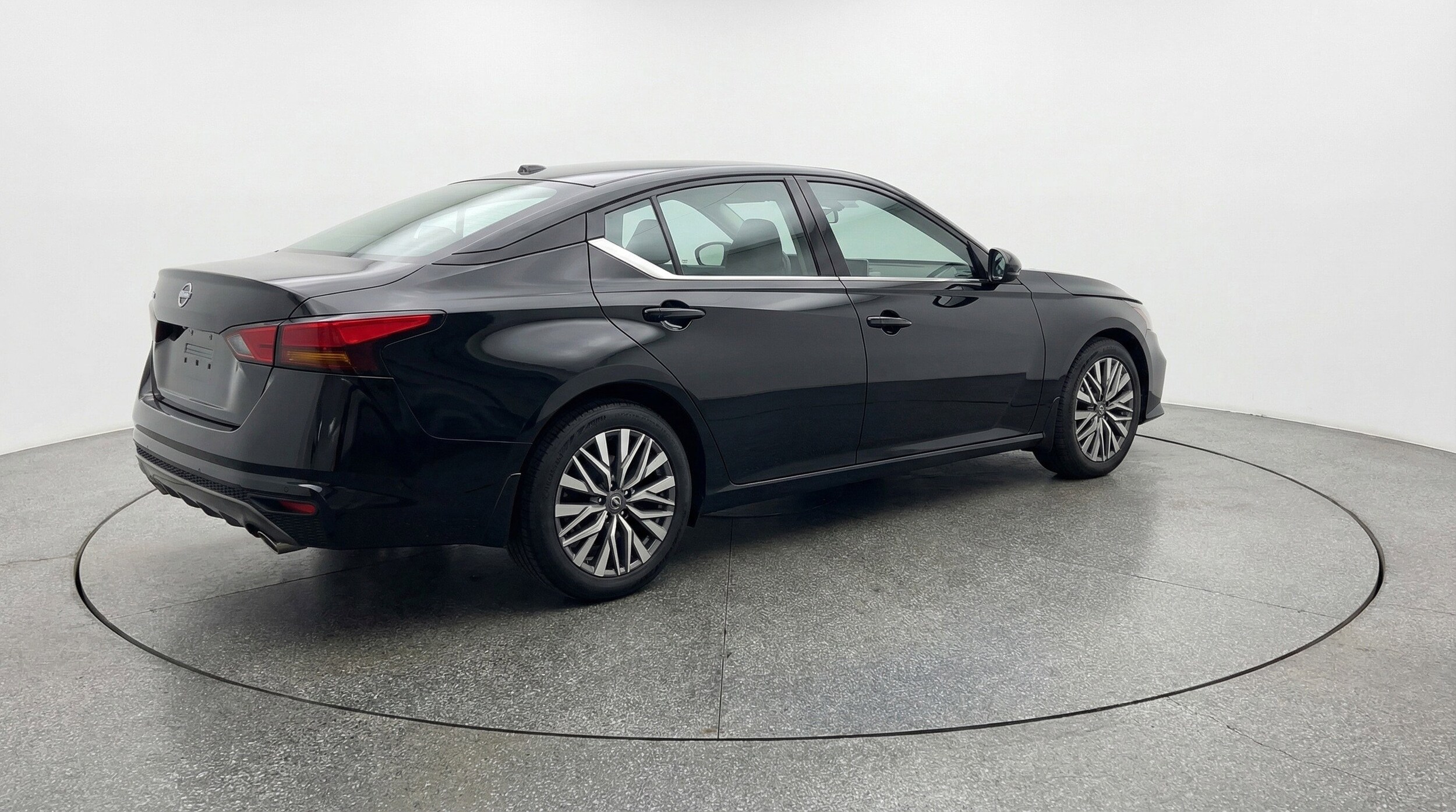 Thumbnail: 2025 Nissan Altima - 9