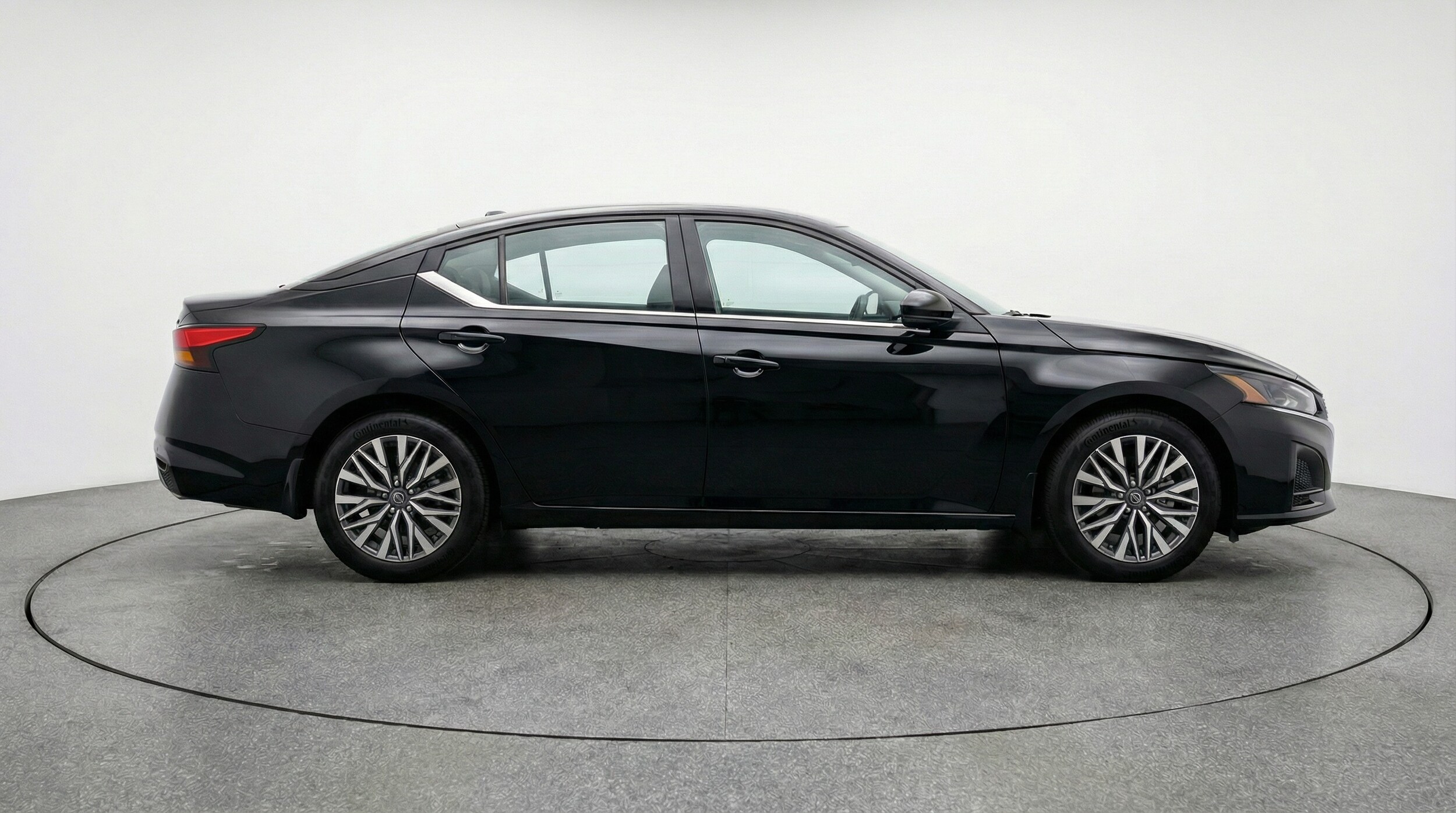 Thumbnail: 2025 Nissan Altima - 8