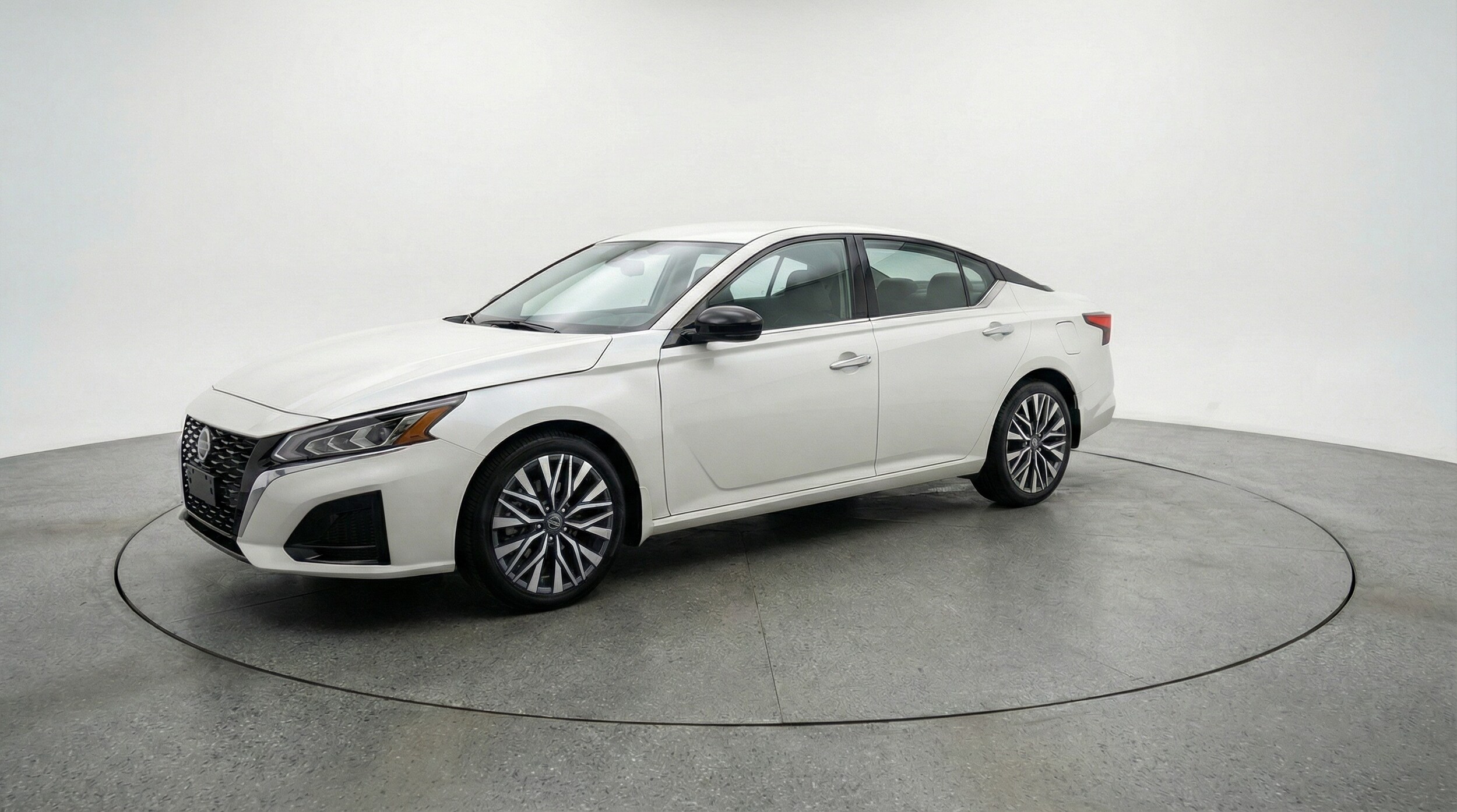 Thumbnail: 2025 Nissan Altima - 3