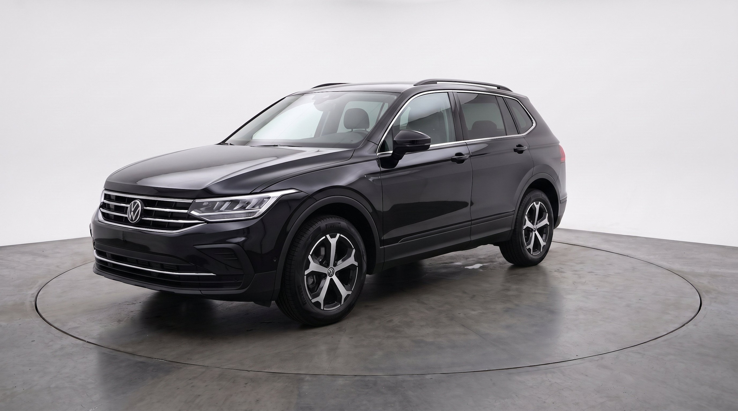 Thumbnail: 2026 Volkswagen Tiguan - 3