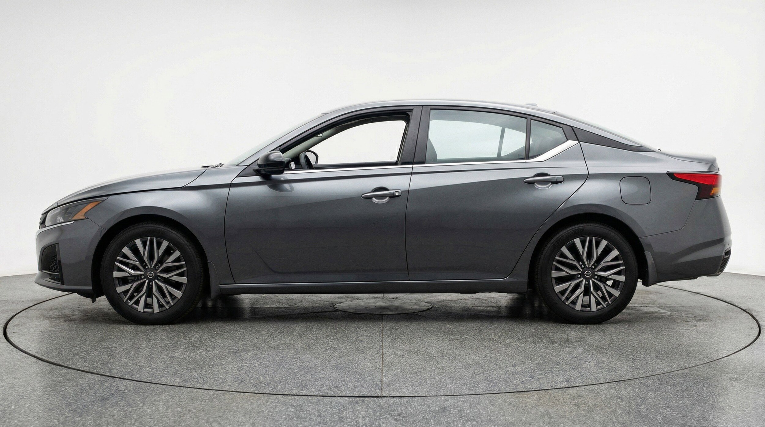 Thumbnail: 2025 Nissan Altima - 5