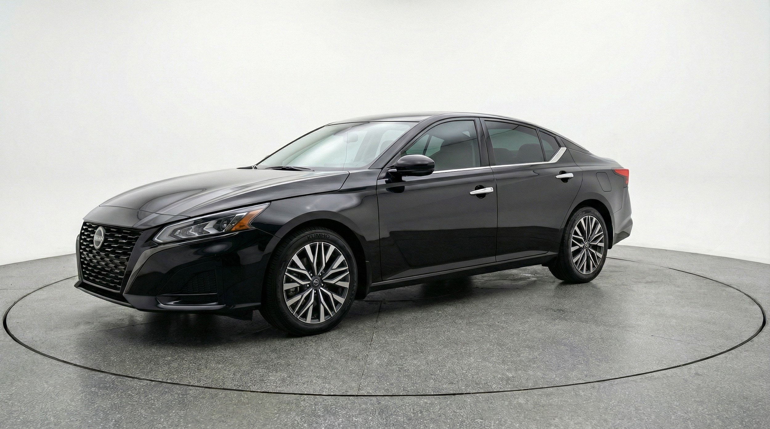Thumbnail: 2025 Nissan Altima - 3
