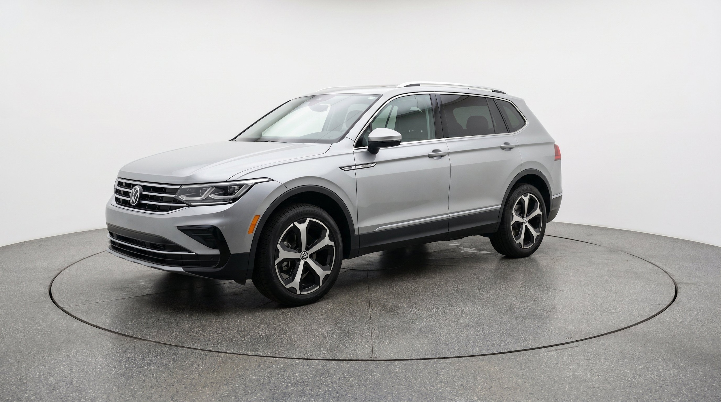 Thumbnail: 2026 Volkswagen Tiguan - 3