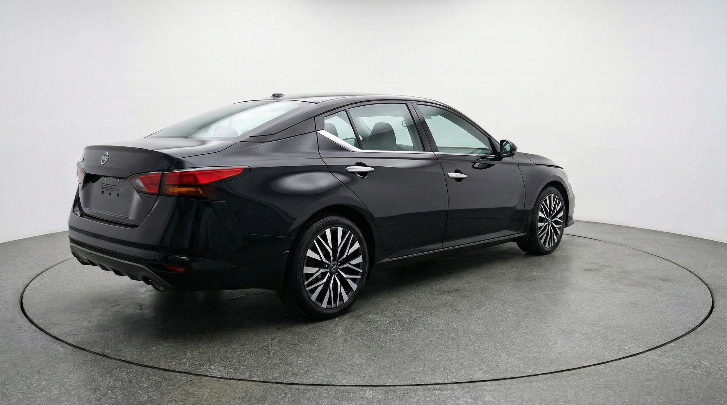 Thumbnail: 2025 Nissan Altima - 9