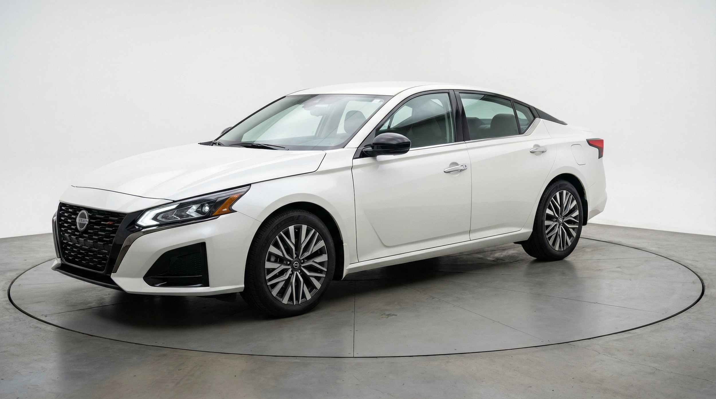 Thumbnail: 2025 Nissan Altima - 3