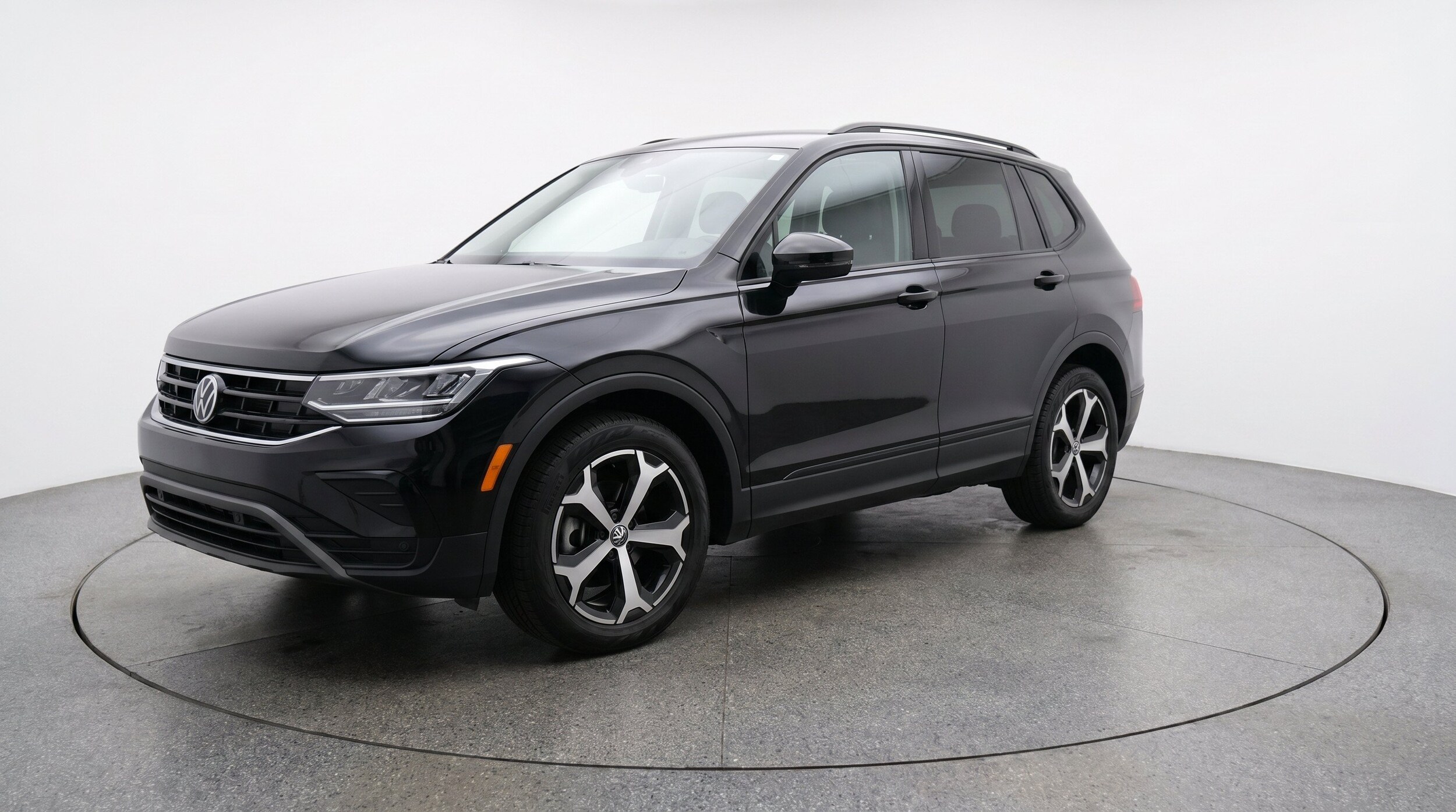Thumbnail: 2026 Volkswagen Tiguan - 3