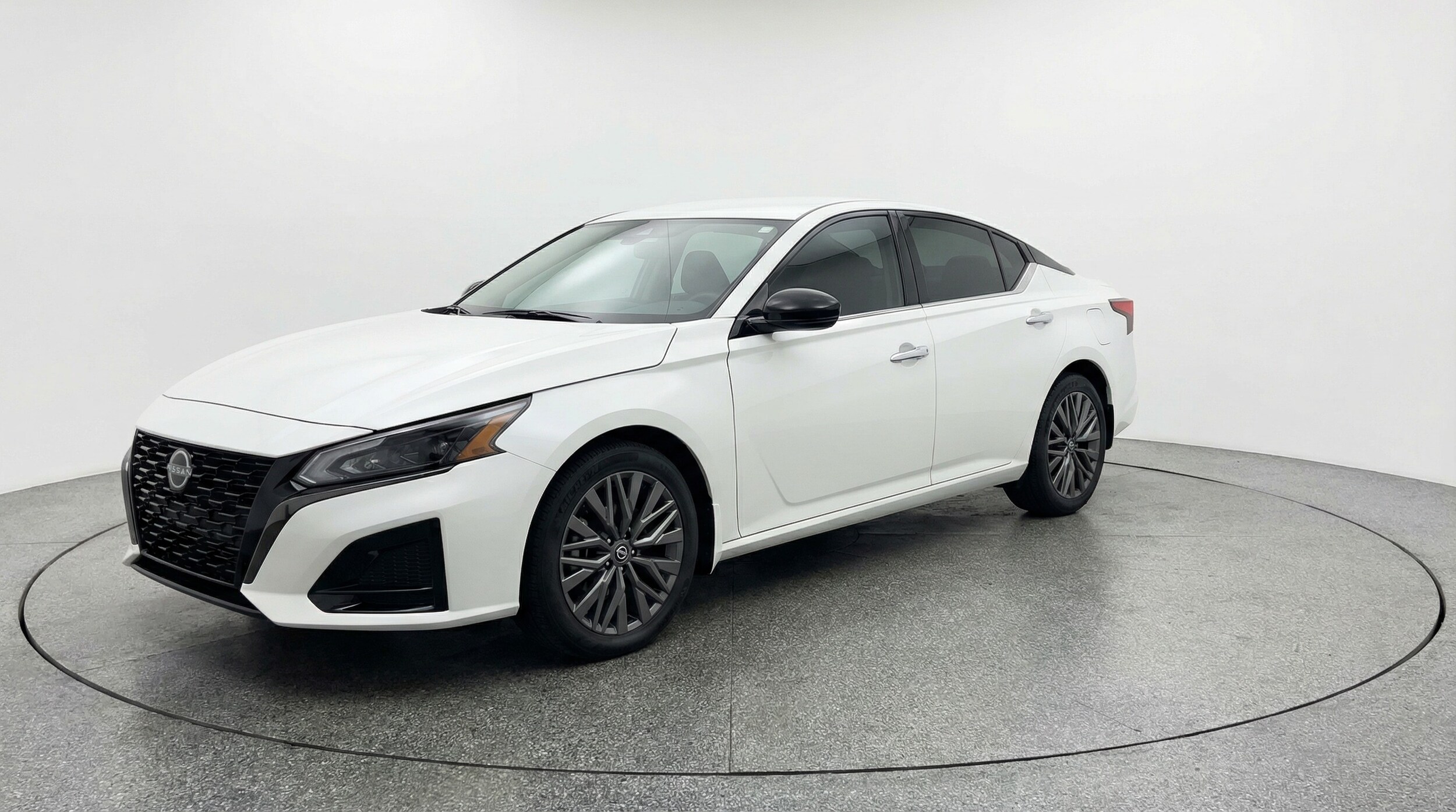 Thumbnail: 2025 Nissan Altima - 3