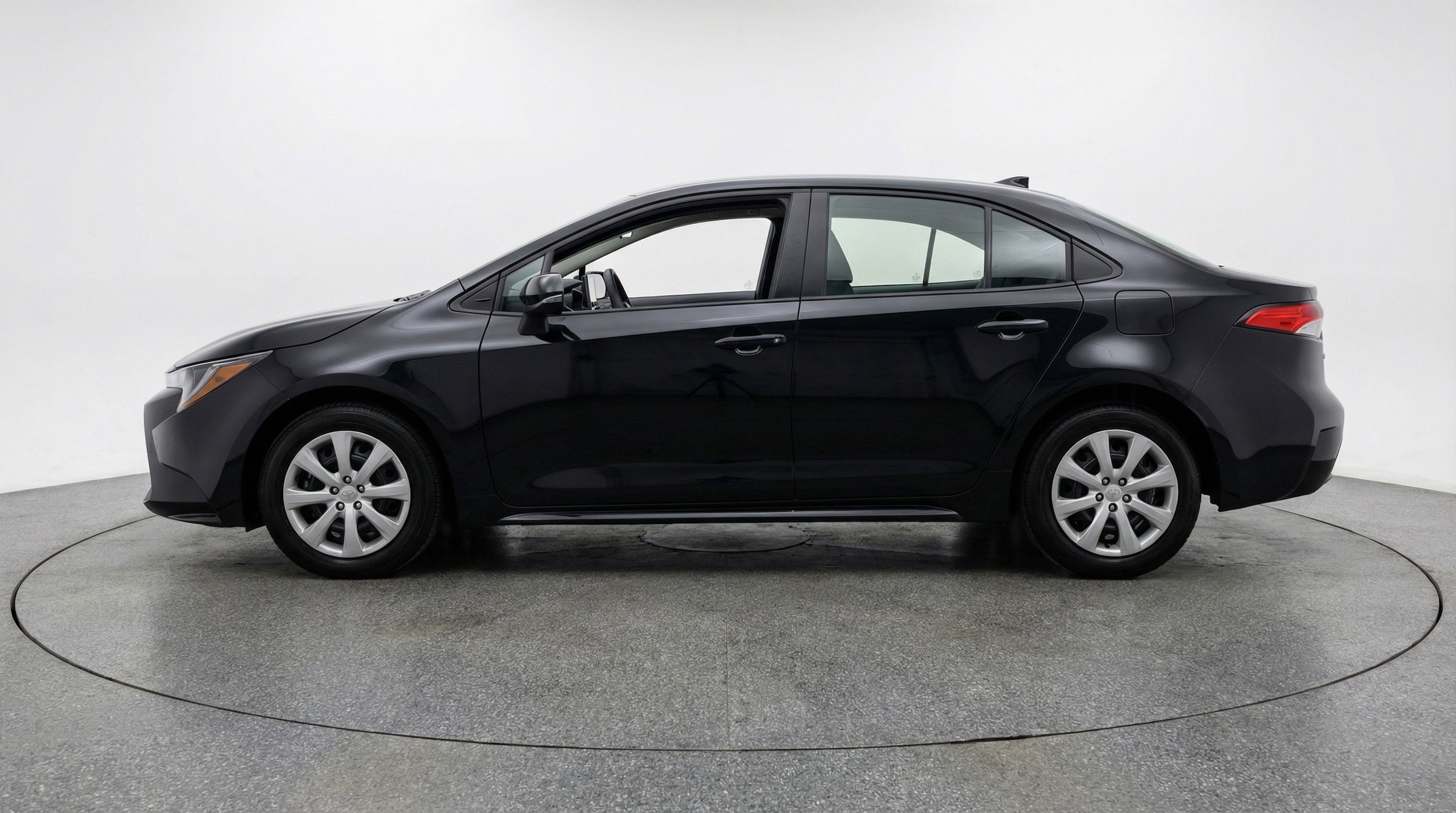 Thumbnail: 2025 Toyota Corolla - 5