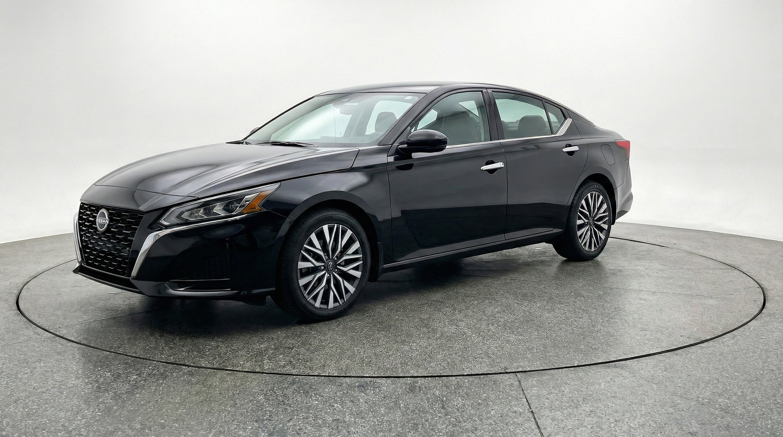 Thumbnail: 2025 Nissan Altima - 3