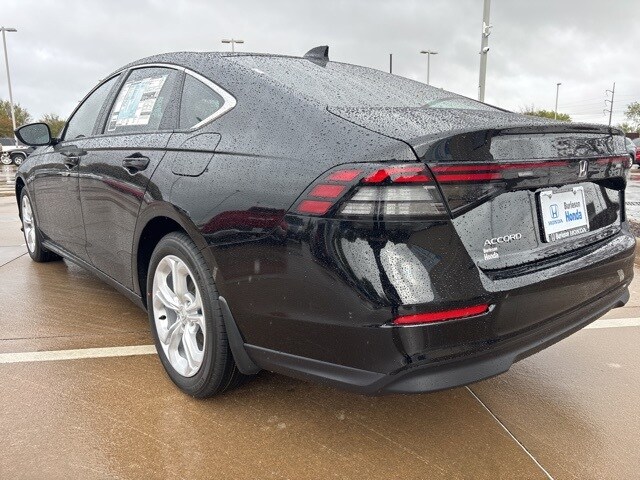 2025 Honda Accord LX photo 3