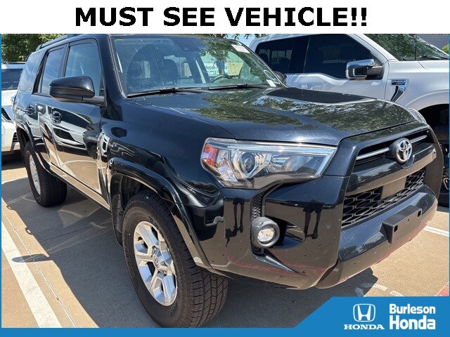 2024 Toyota 4Runner SR5 photo 3