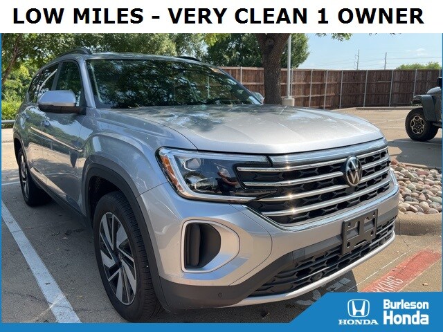2024 Volkswagen Atlas SE Technology photo 2
