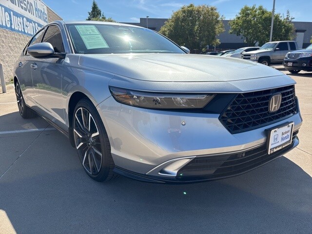 2025 Honda Accord Hybrid Touring photo 2