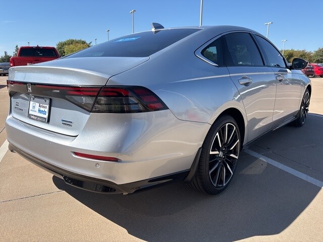 2025 Honda Accord Hybrid Touring photo 3