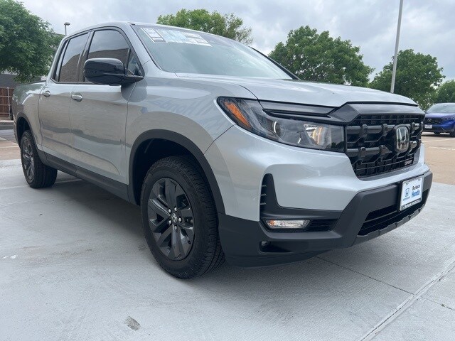 2025 Honda Ridgeline Sport photo 2