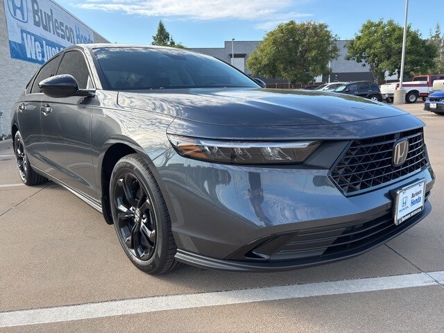 2025 Honda Accord SE photo 2