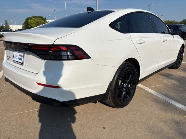 2025 Honda Accord SE photo 3