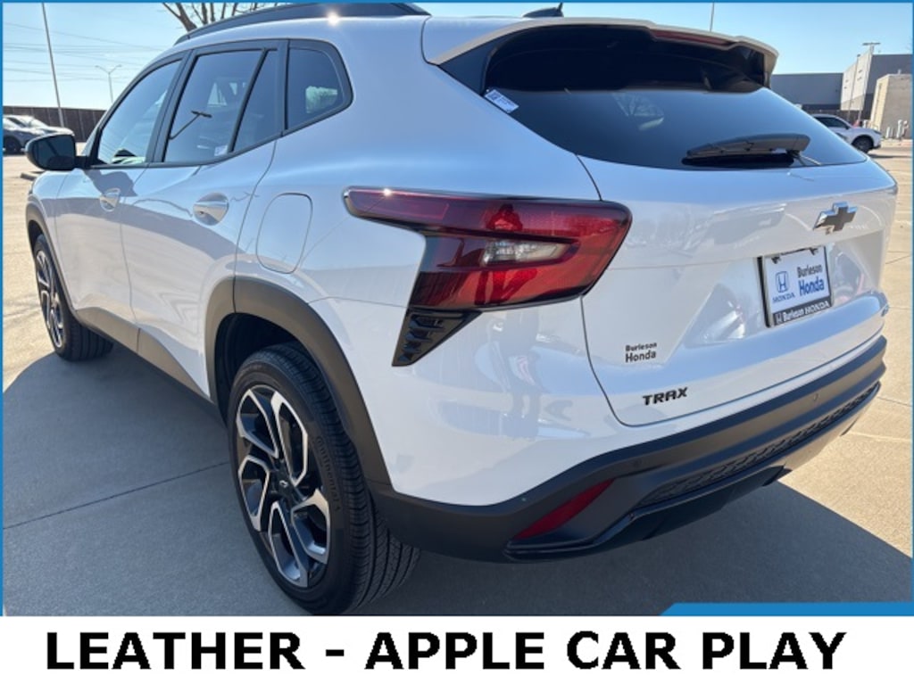 Used 2025 Chevrolet Trax 2RS SUV