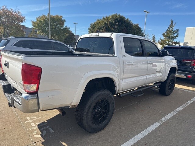 2017 Toyota Tacoma SR5 Sport TRD Pro photo 3