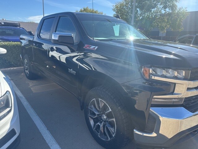2021 Chevrolet Silverado 1500 LT photo 3