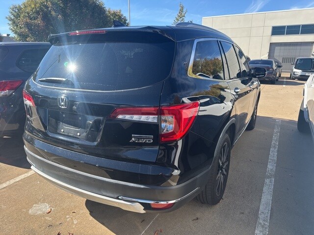 2019 Honda Pilot Touring photo 2