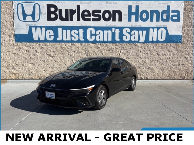 2025 Hyundai Elantra SE's photo