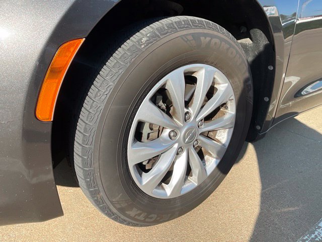 Used 2017 Chrysler Pacifica Touring Van