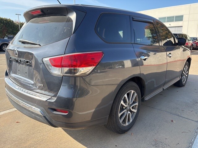 2014 Nissan Pathfinder S photo 4