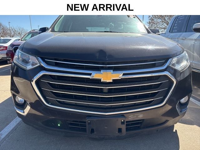 Used 2019 Chevrolet Traverse 1LT with VIN 1GNERGKW0KJ207109 for sale in Burleson, TX