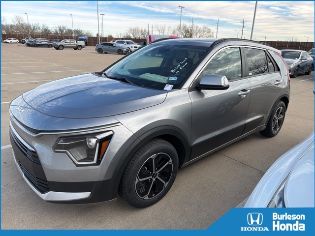 2023 Kia Niro EX's photo