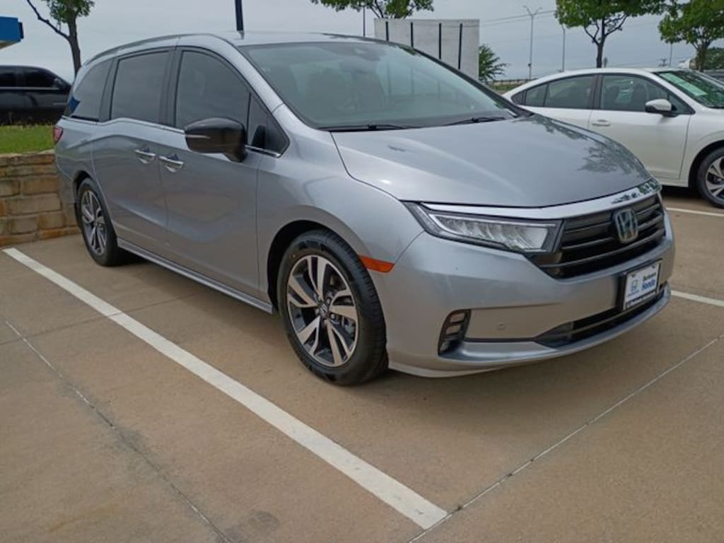 Used 2023 Honda Odyssey Touring Van