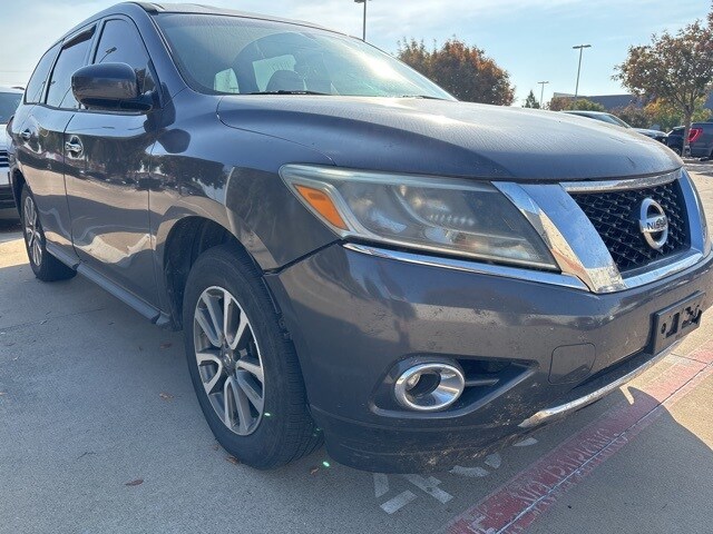 2014 Nissan Pathfinder S photo 3