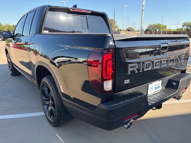 2026 Honda Ridgeline Black Edition photo 3