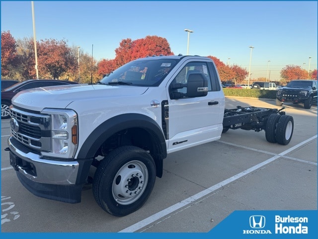 2024 Ford F-550 Super Duty Chassis Cab XLT's photo