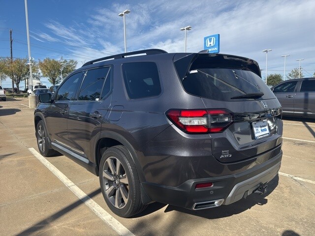 2023 Honda Pilot Elite photo 2