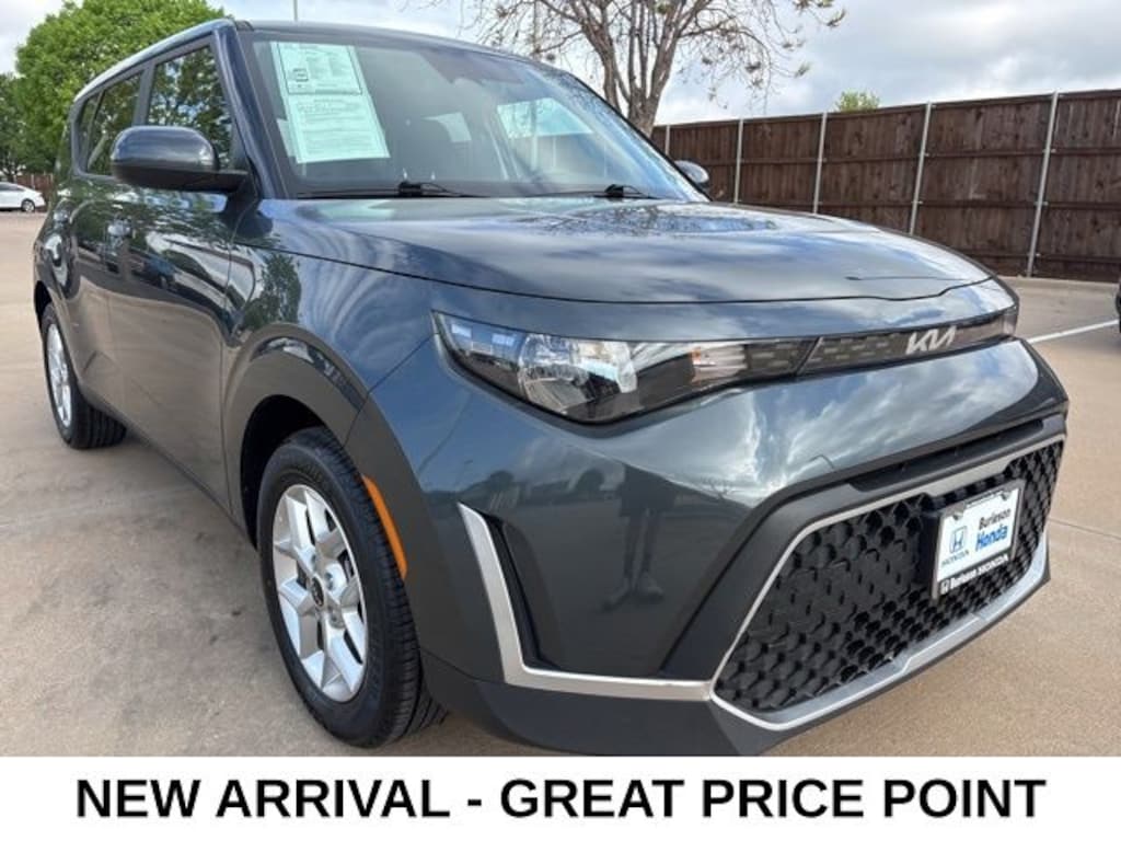 Used 2025 Kia Soul LX Hatchback